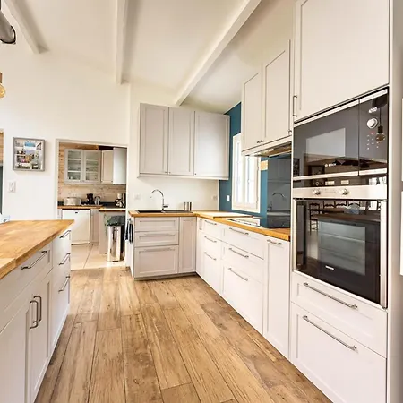 Casa vacanze Maison Spacieuse Pres De La Pour 10 Personnes - Fr-1-835-2 La Couarde-sur-Mer