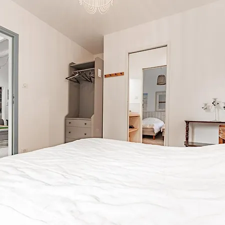 Maison Spacieuse Pres De La Pour 10 Personnes - Fr-1-835-2