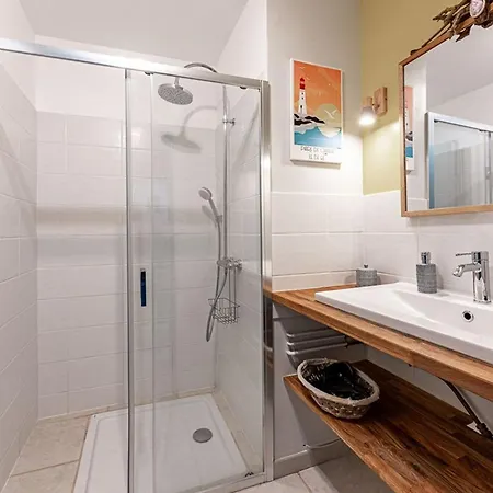 Maison Spacieuse Pres De La Pour 10 Personnes - Fr-1-835-2 * 라쿠르드쉬르메르