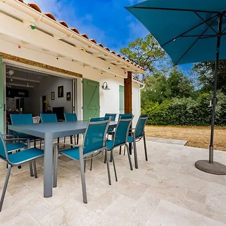 Maison Spacieuse Pres De La Pour 10 Personnes - Fr-1-835-2